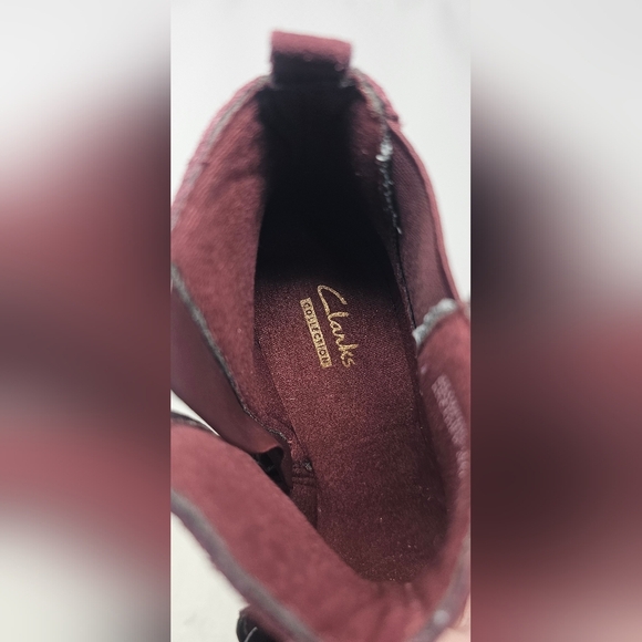 Clarks Collection Women's Burgandy Suede Wedge Heel Ankle Boot Size 5.5M - Picture 12 of 15